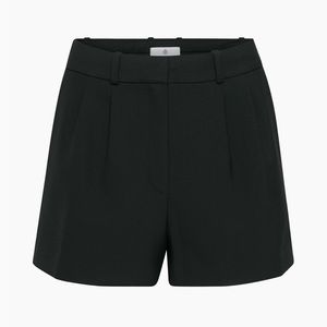 NWOT Babaton shorts aritzia